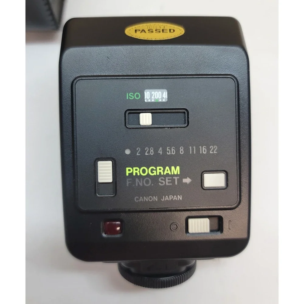 Canon Speedlite 277T External‎ Camera Flash with Case and Wide Angle Adapter